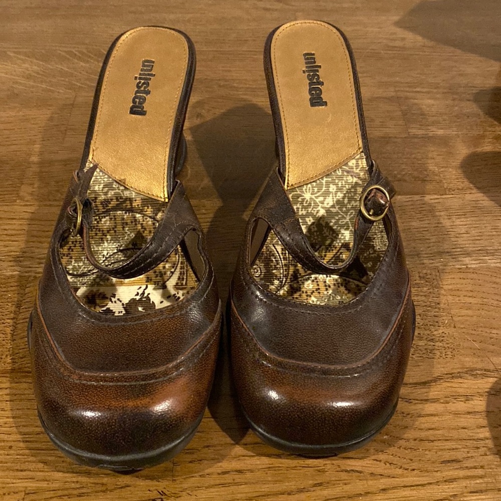 Unlisted vintage 90s mules